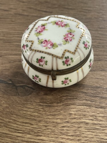 Ancienne boite pilules - ancienne, a