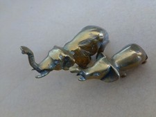 2 statuettes elephant