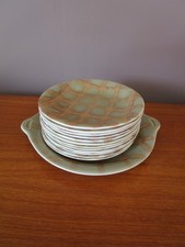 Service à  gâteaux   Plat + 12 assiettes à dessert Salins France modèle Soucia