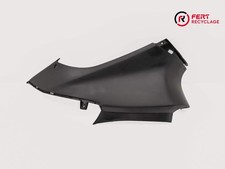 Plastique sous selle gauche