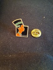 Pin's PINS médaille thème