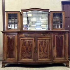 Dans l'esprit de L'école de Nancy : buffet vitrine galbé époque art nouveau