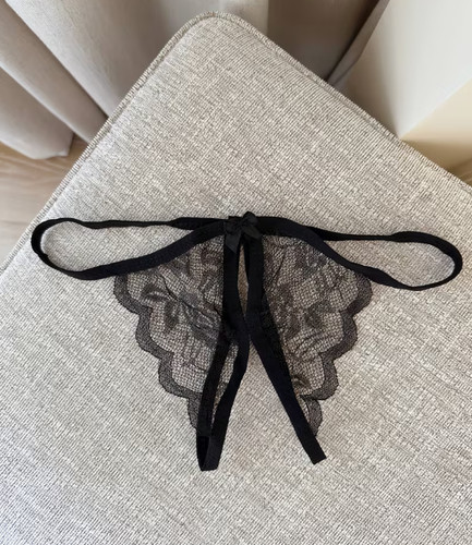 String fendu noir