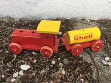 Ancien Train-Locomotive à tracter publicitaire en bois Marque SHELL