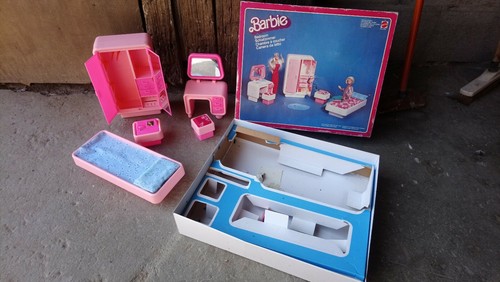 Ancien jouet mobilier barbie