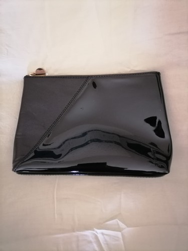 Trousse yves saint laurent - yves,