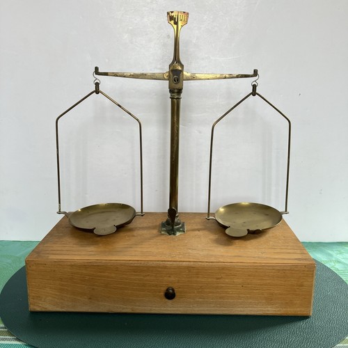 Ancien trébuchet balance de - /,