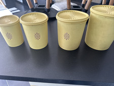 3 Boîtes "Tupperware" collection Soleil en bon état + Une Autre boîte assortie