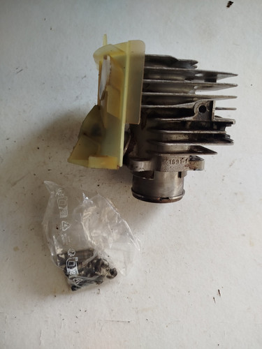 Cylindre piston pour - piston,
