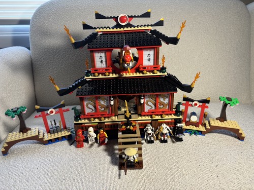 Lego ninjago fire temple 2507 - lego,