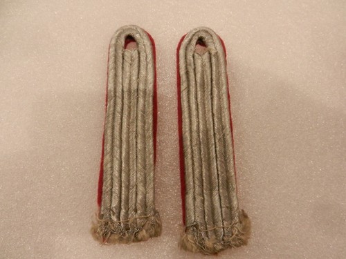 Ancienne paire pattes - de,