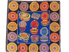 Foulard en soie de collection GIANNI VERSACE neuf dans sa boîte carré de soie 90