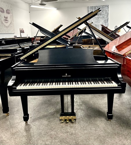 Steinway grand piano - piano, 5'7"