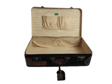 Petite valise en cuir noir (50cm x28cm x12cm ), interieur en moire beige rosé