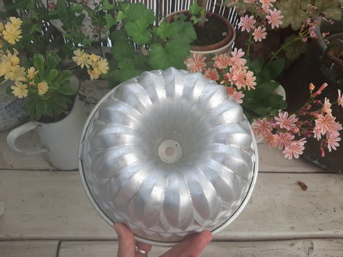 Ancien moule gâteau - à,