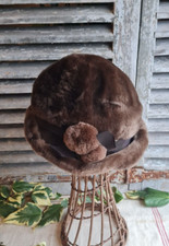 ANCIEN  CHAPEAU BIBI VINTAGE FOURRURE ET POMPON MARRON