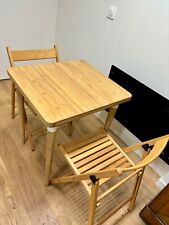 table et 2 chaises salle à manger 