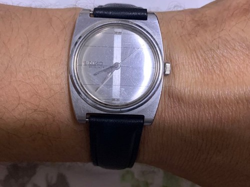 Montre analogique pour homme