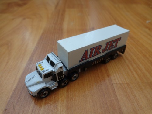 Camion articulé boîte - de,