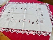 Joli NAPPERON ancien centre