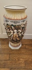 vase porcelaine Capodimonte à décor de scènes Bachiques