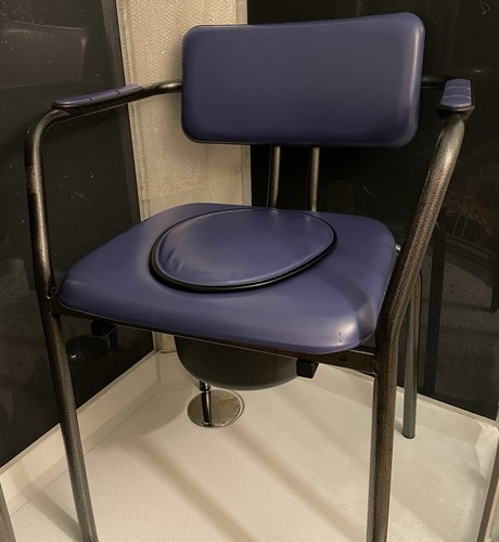 Chaise toilette percée - chaise,