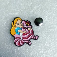 Pin's Lapel pin pins Alice au Pays des Merveilles et chat du Cheshire BD Disney