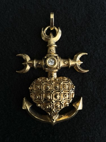Croix régionale camargue - croix,