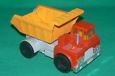 T.N made in JAPAN ancien camion benne en tôle à piles avec benne basculante 