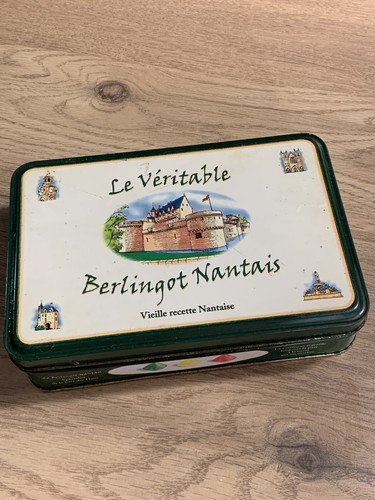 Boîte metal véritable - boîte, le