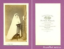 CDV PERLAT À POITIERS : RELIGION, COMMUNIANTE PRIE-DIEU, SECOND EMPIRE Réf D11