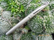 STYLO PLUME INOXCROM ATLANTIC LAQUE GRIS SATINE NEUF DE STOCK ( jamais encré )