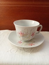 Tasse à déjeuner avec soucoupe porcelaine Limoges ?