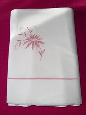 Drap en fil de coton brodé