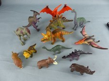 Lot de figurines DINOSAURES 