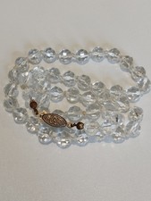 Collier de perles de cristal ancien