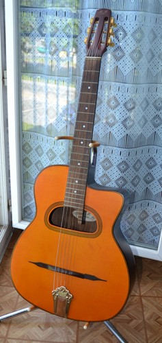 Guitare jazz manouche