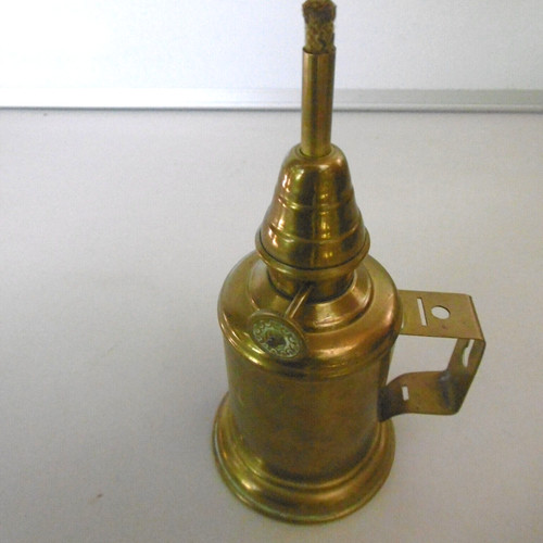 Ancienne lampe essence - a,
