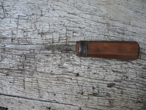 Outil ancien poinçon - outil,