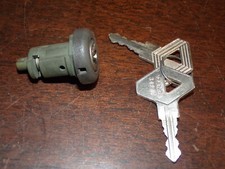 Ancienne serrure renault " vachette " 3423F