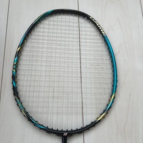 Raquette badminton yonex - raquette,