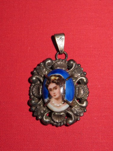Pendentif ancien métal - ancien,
