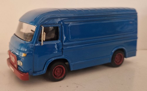Parade saviem sg 2 - 1/50,