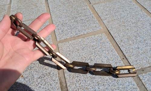 Chaine ancienne pour - , lustre
