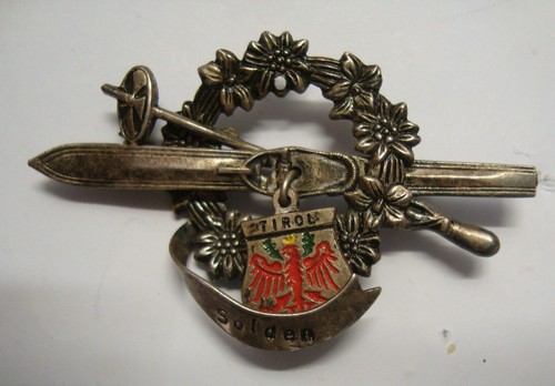 Insigne badge broche émaillé