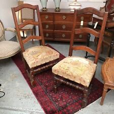 PAIRE DE CHAISES A HAUT