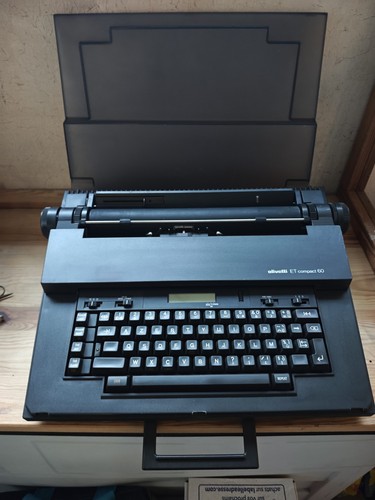 Machine écrire olivetti - a,