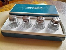 Quatre salerons de table