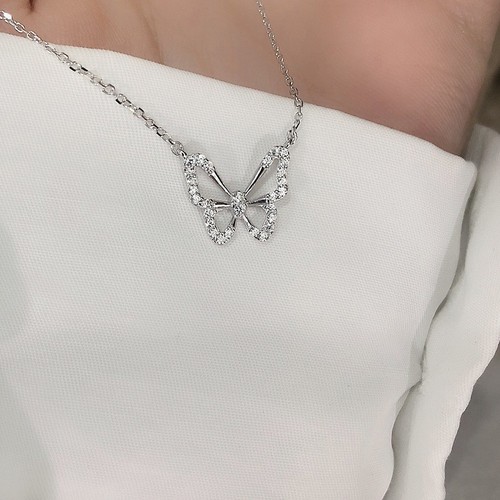 Séduisant collier papillon