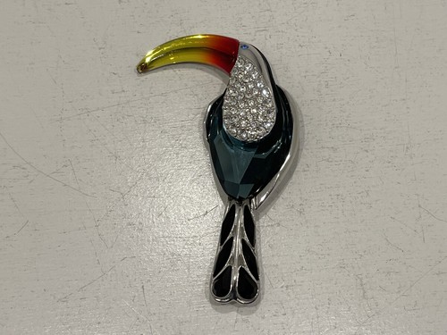 Broche figurine swarovski - broche,